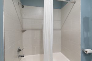Shower tub, shower curtain