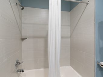 Shower tub, shower curtain